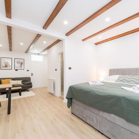 Bb Olive Bed & Breakfast Seget  Bagian luar foto